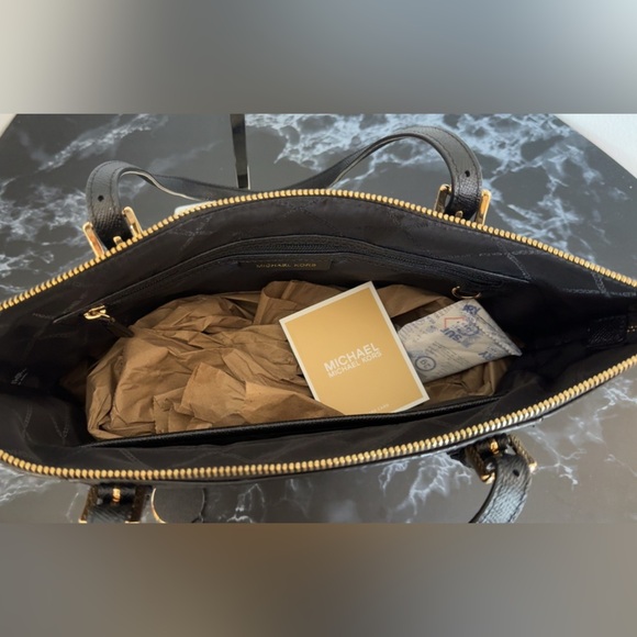 MICHAEL Michael Kors Jet Set East-West Leather Black Tote Bag AUTHENTIC NWT - Picture 8 of 9